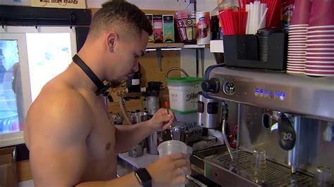 Seattle Coffee Shop Has Shirtless Male Baristas Serving Drinks Wsvn