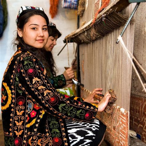 Una visita a Uzbekistán | Mujeres, Vestidos tradicionales, Moda de ...