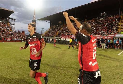 El Sentido Discurso De Bryan Ruiz Para Despedirse De Sus Seguidores