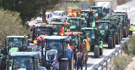 Agricultores Del Altiplano De Granada Convocan Una Tractorada Por La