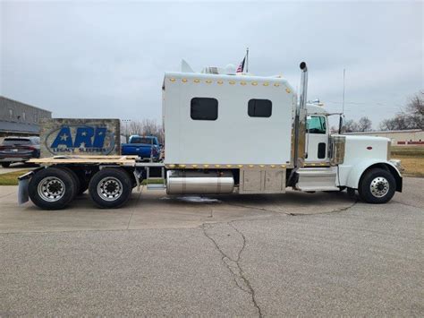 Peterbilt Ultra Cab With Stacks With Inch Ari Legacy Ii Rb