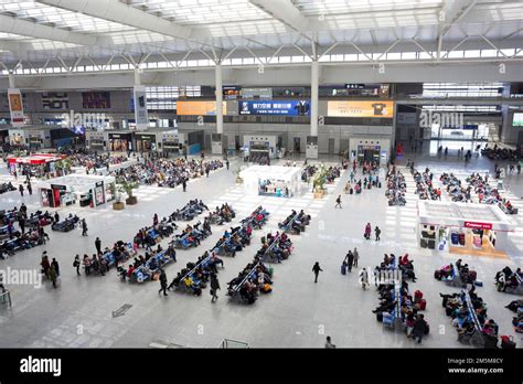 The Shanghai railway station Stock Photo - Alamy