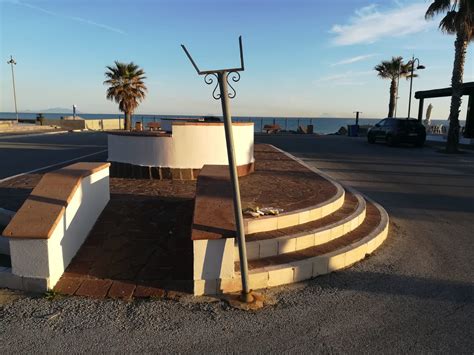 Torregrotta Danneggiata La Targa Del Largo Intitolato A Peppino