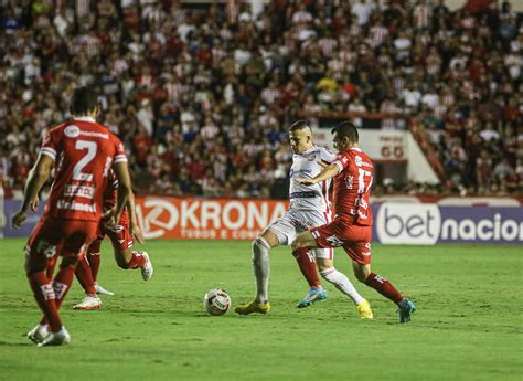 Próximo adversário do Cruzeiro Náutico vive péssimo momento na Série B