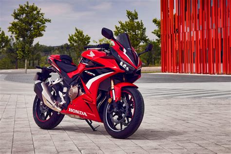 All About the Honda CBR500R: Pint-Sized Beauty