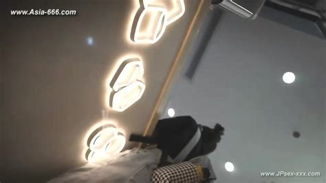 Peeping Chinese Amateur Upskirt 232