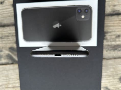 Apple iPhone 11 A2221 (CDMA + GSM) - 64GB - Schwarz (Ohne Simlock ...
