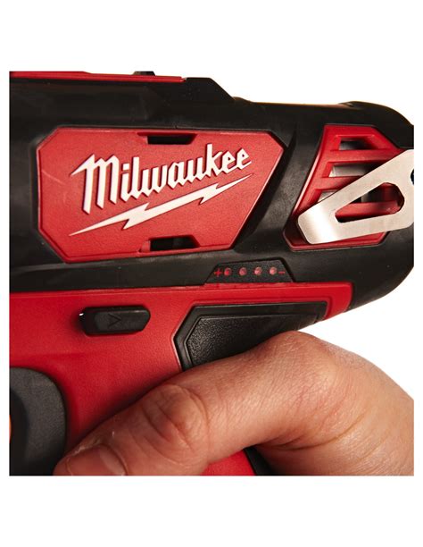 Taladro Percutor MILWAUKEE M12 BPD 202C