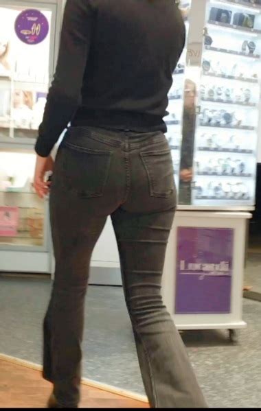 Slim Girl In Tight Jeans A Tight Ass And Hipps Tight Jeans Forum