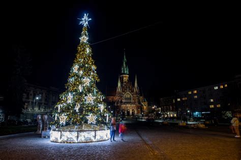 Iluminacje miejskie w Krakowie jest świątecznie ale energooszczędnie