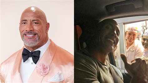 Dwayne The Rock Johnson posta vídeo nas redes sociais e fãs apontam