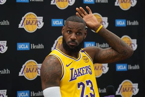 Lakers Lebron James Highlights Major Snubs In Nba Gm Survey Bvm Sports