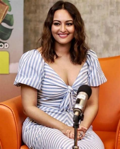 Hindi Actress Sonakshi Sinha Interview Photos 04 139624 Kollywood Zone