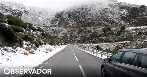 Estradas no maciço central da serra da Estrela reabertas ao trânsito