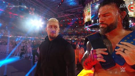 FOTO Roman Reigns E Solo Sikoa In Un Raro Momento Affettuoso Zona