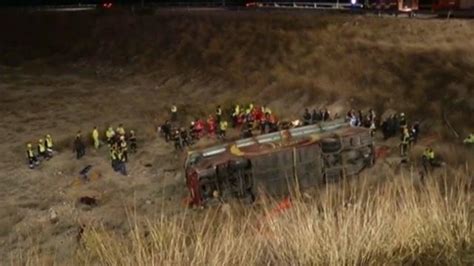 Spagna Bus Carico Di Pellegrini Precipita In Una Scarpata 13 Vittime