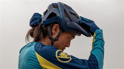 Endura helmets now available in U.S. - MBR