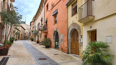 Cuál es la diferencia entre CALLE CALLEJA CALLEJUELA y CALLEJÓN