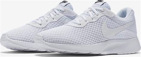 Buy Wmns Tanjun White 812655 110 Goat