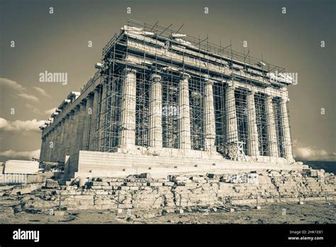 Imagen En Blanco Y Negro De La Acr Polis De Atenas Con Impresionantes Y