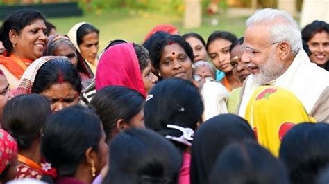 Womens Day 2024 Pm Modi Announces Rs 100 Cut In Lpg Cylinder Prices