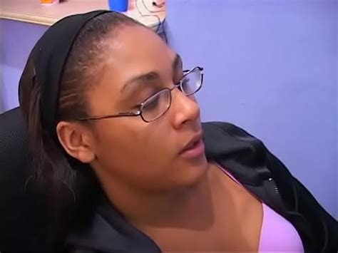 Black Beauty With Amazing Ass Gets Her Pussy Tasted And Fucked From Behind XNXX