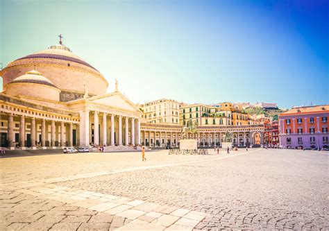 Naples, its history and its landscapes - Guide Centre Sorrento