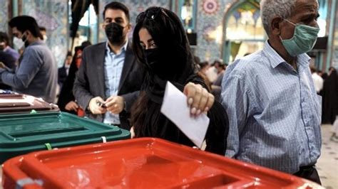 Irán vota en elecciones presidenciales con ultraconservador Raisi como