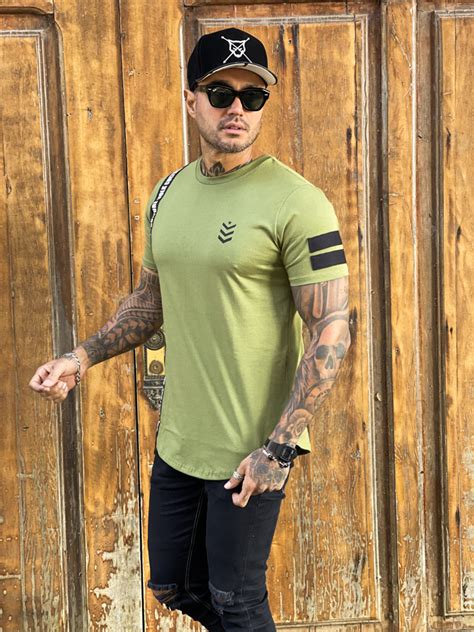 Camiseta Verde Militar Long Line Premium Volk Culture Volk Culture