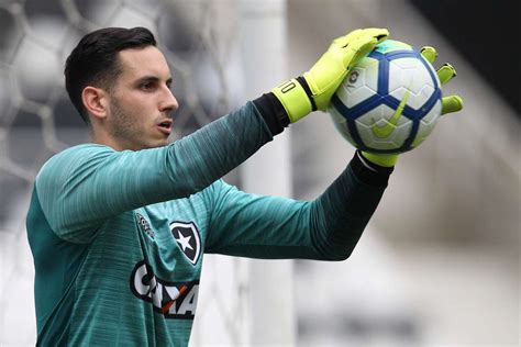 Gatito Deve Ser Titular No Botafogo Contra O Corinthians Botafogo O Dia