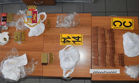 Colpo Della Polizia Di Stato Nel Borgo Antico Di Bari Sequestrati 8 Kg