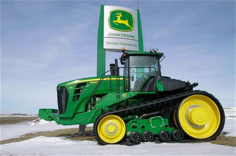 Deere Q Net Income Rises On Construction Equipment Sales The Daily