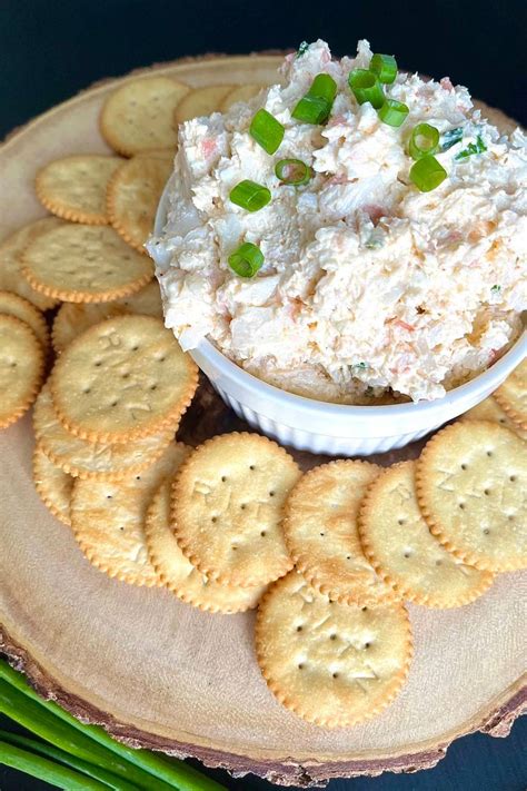 Creamy Cold Artificial Crab Dip with Mayo