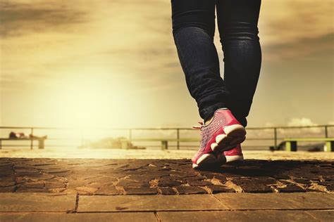 10 healthy reasons to start walking – especially when you’re working ...