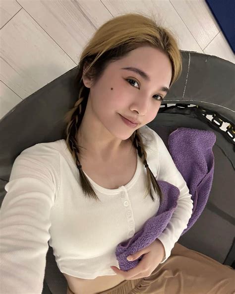 レイニー・ヤンさんのインスタグラム写真 レイニー・ヤンinstagram「妳淺淺的微笑💜 運動後 Afterworkout」10月