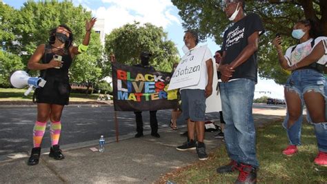 Gaston activists protest courthouse ban with protest