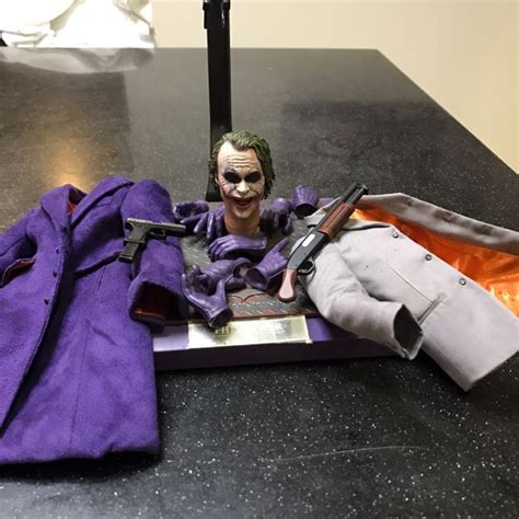 Hot Toys Dx Joker Sculpt Base And Accessories Hobbies Toys Toys Games On Carousell