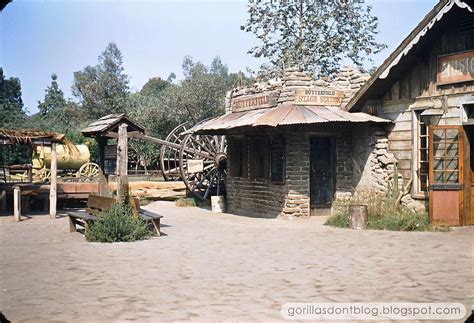 GORILLAS DON'T BLOG: Knott's Berry Farm, 1950's