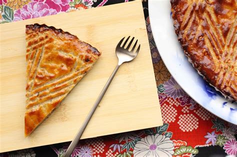 Un Peu Gay Dans Les Coings Galette Des Rois Cor O Bretonne Aux Pignons De Pin Et Gingembre
