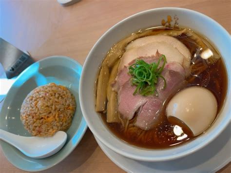 『特製醤油らぁ麺＋半チャーハン』らぁ麺はやし田 岩槻店のレビュー ラーメンデータベース