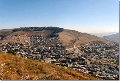 The Implications of an Altar on Mount Ebal - BiblePlaces.com