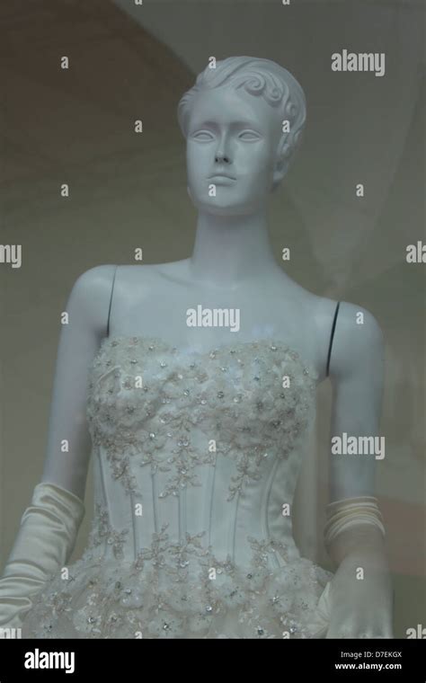 Mannequin display hi-res stock photography and images - Alamy