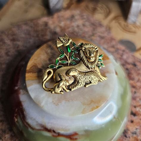 Vintage Danecraft Enamel Lion Safari Brooch Signed Gem