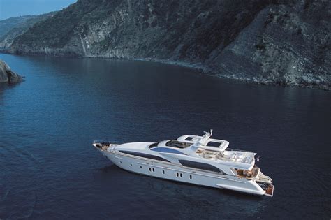 Azimut M Luxury Motor Yacht Cinque Yacht Charter Superyacht News