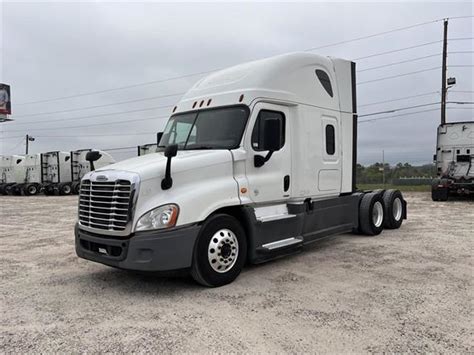 Frht CASCADIA 125 Trucks For Sale