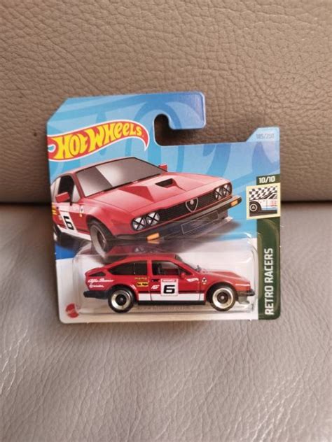 Hot Wheels Alfa Romeo GTV6