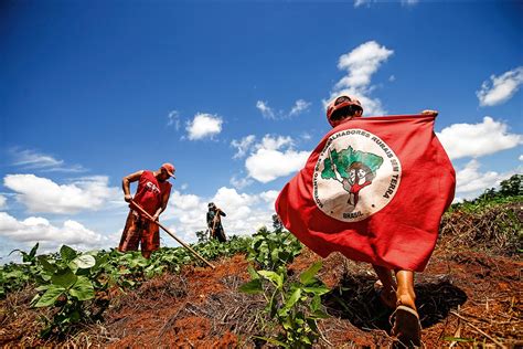 MST recebe apoio de artistas pela luta da Reforma Ágrária no país