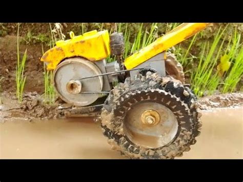 DIY RC Mini Tractor Plowed Traktor Sawah Jumbo Terguling Saat Bajak