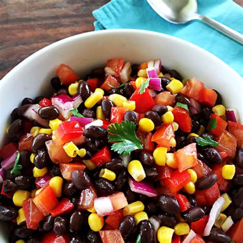 ENSALADA DE FRIJOLES NEGROS Y MAÍZ