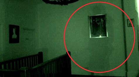 Ghost Terrifies The Past Hunters Stars When It Moves Across The Wall Daily Mail Online